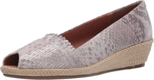 Gentle Souls by Kenneth Cole Women's Luci Ruffle A-line Wedge Sandal