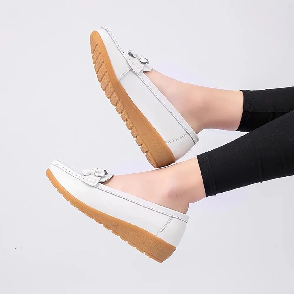 Women's Leather Loafers Driving Moccasins Casual Slip-On Boat Shoes Comfort Walking Flat Loafer for Women Wide Width