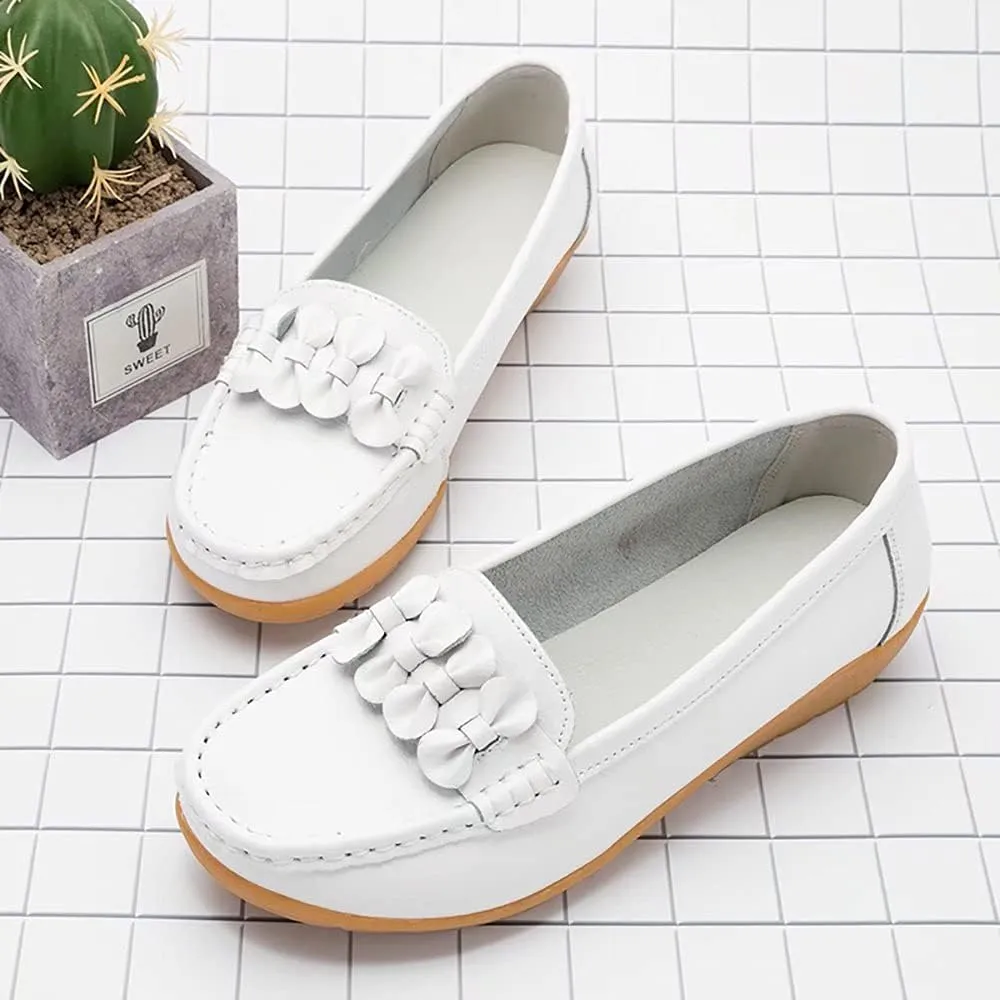 Women's Leather Loafers Driving Moccasins Casual Slip-On Boat Shoes Comfort Walking Flat Loafer for Women Wide Width